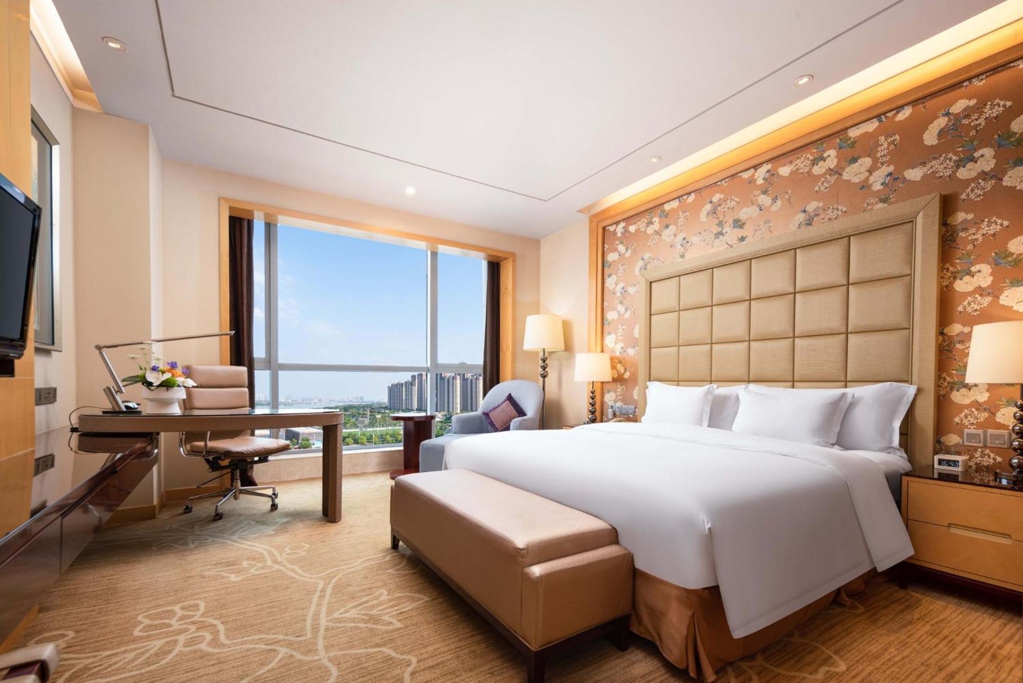 Crowne Plaza Xiangyang By Ihg Hotell Exteriör bild