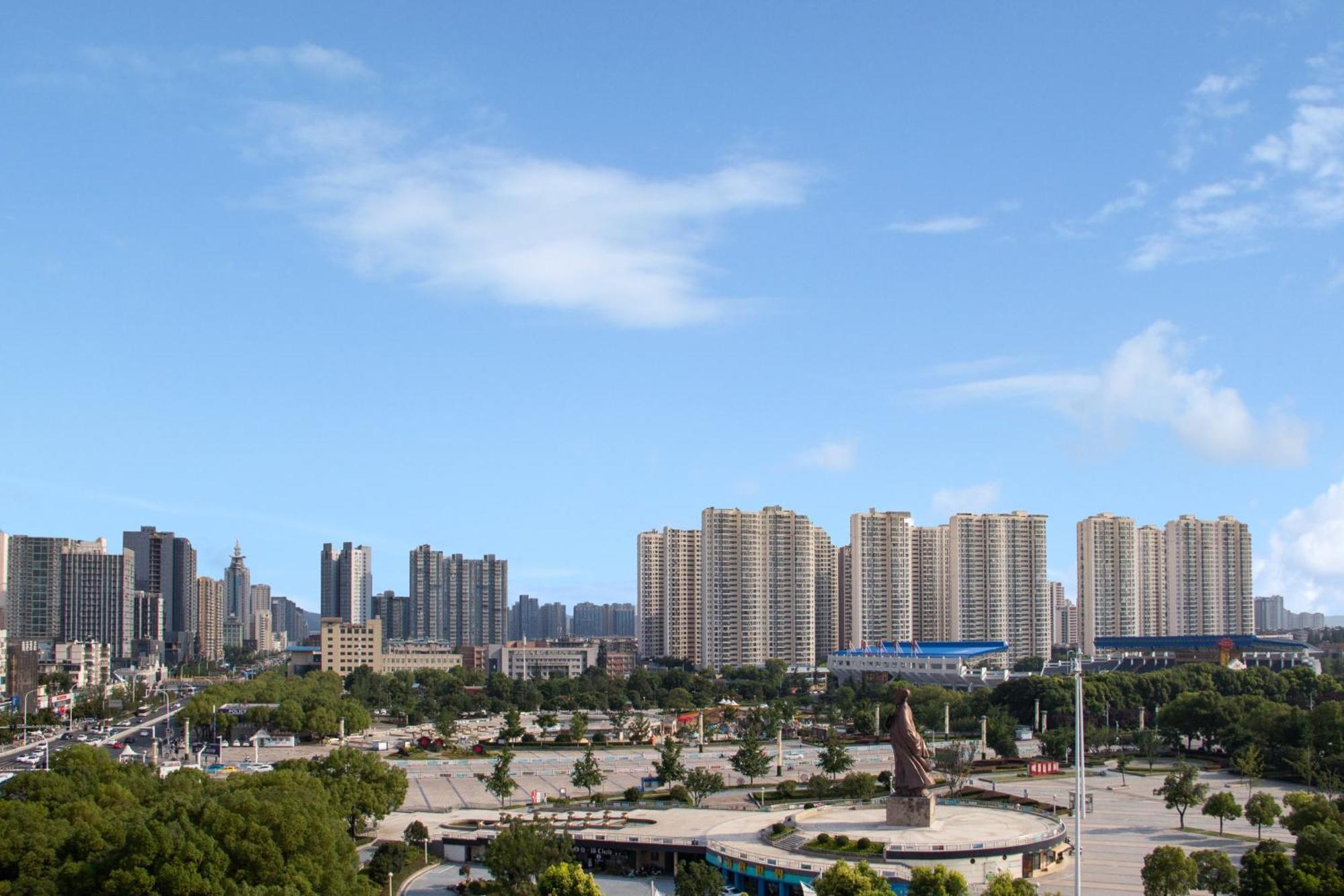 Crowne Plaza Xiangyang By Ihg Hotell Exteriör bild